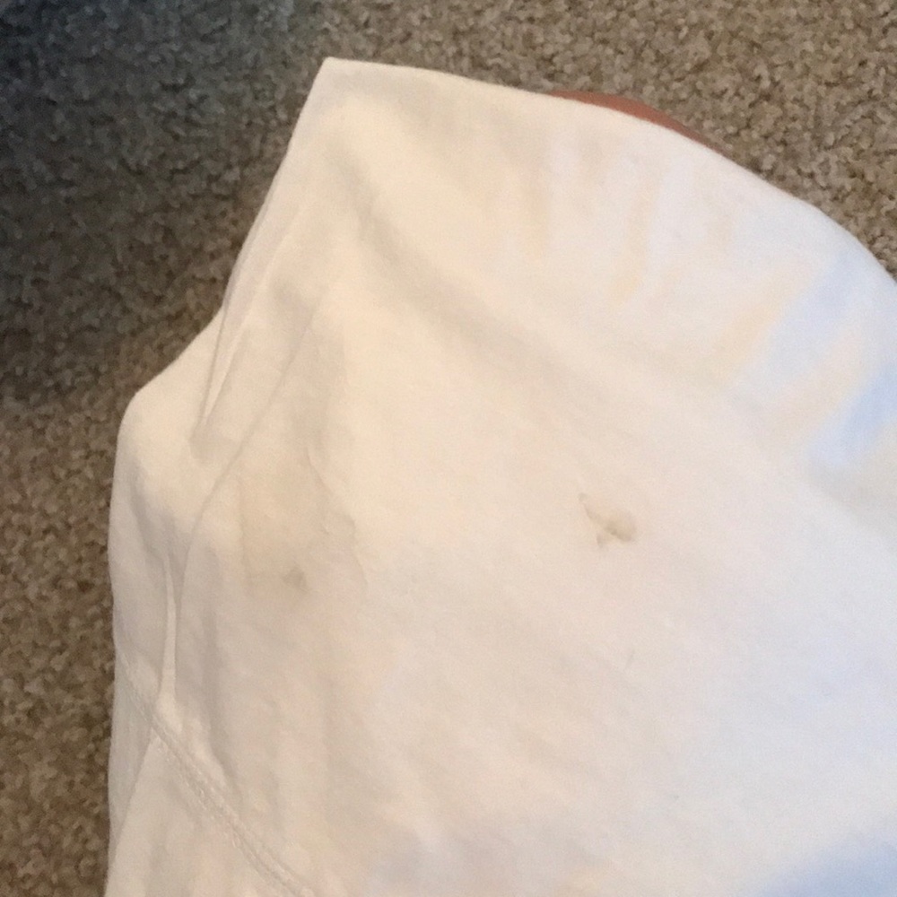 White top - Picture 2 of 2